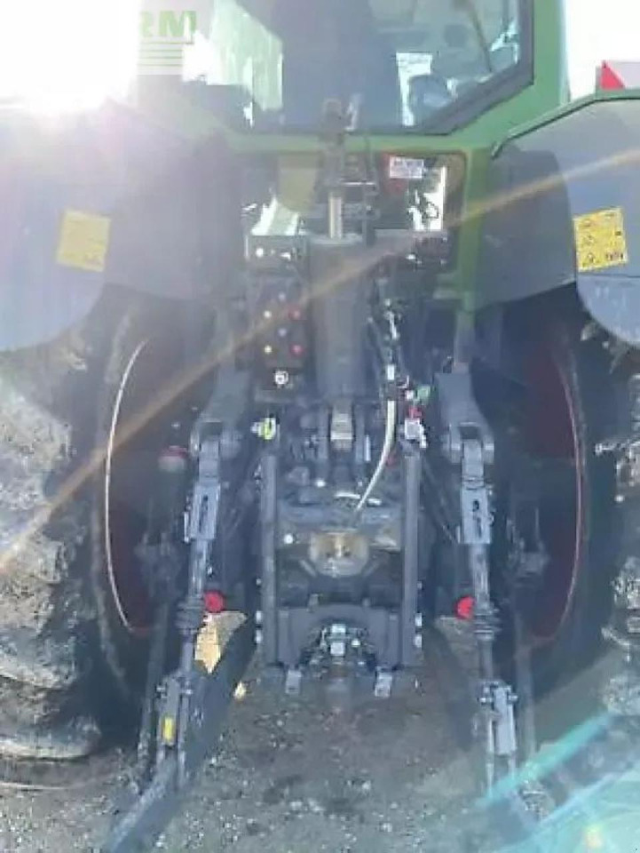 Fendt 828 vario s4 profi plus ProfiPlus - Трактор: снимка 3 Fendt 828 vario s4 profi plus ProfiPlus - Трактор: снимка 3