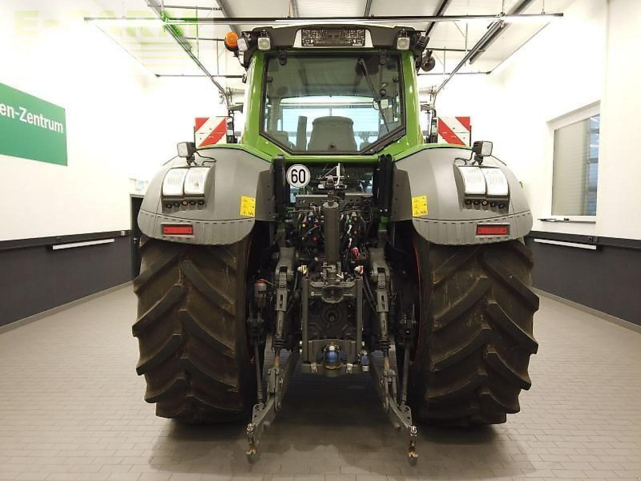 Fendt 828 vario s4 profi plus ProfiPlus - Трактор: снимка 5 Fendt 828 vario s4 profi plus ProfiPlus - Трактор: снимка 5