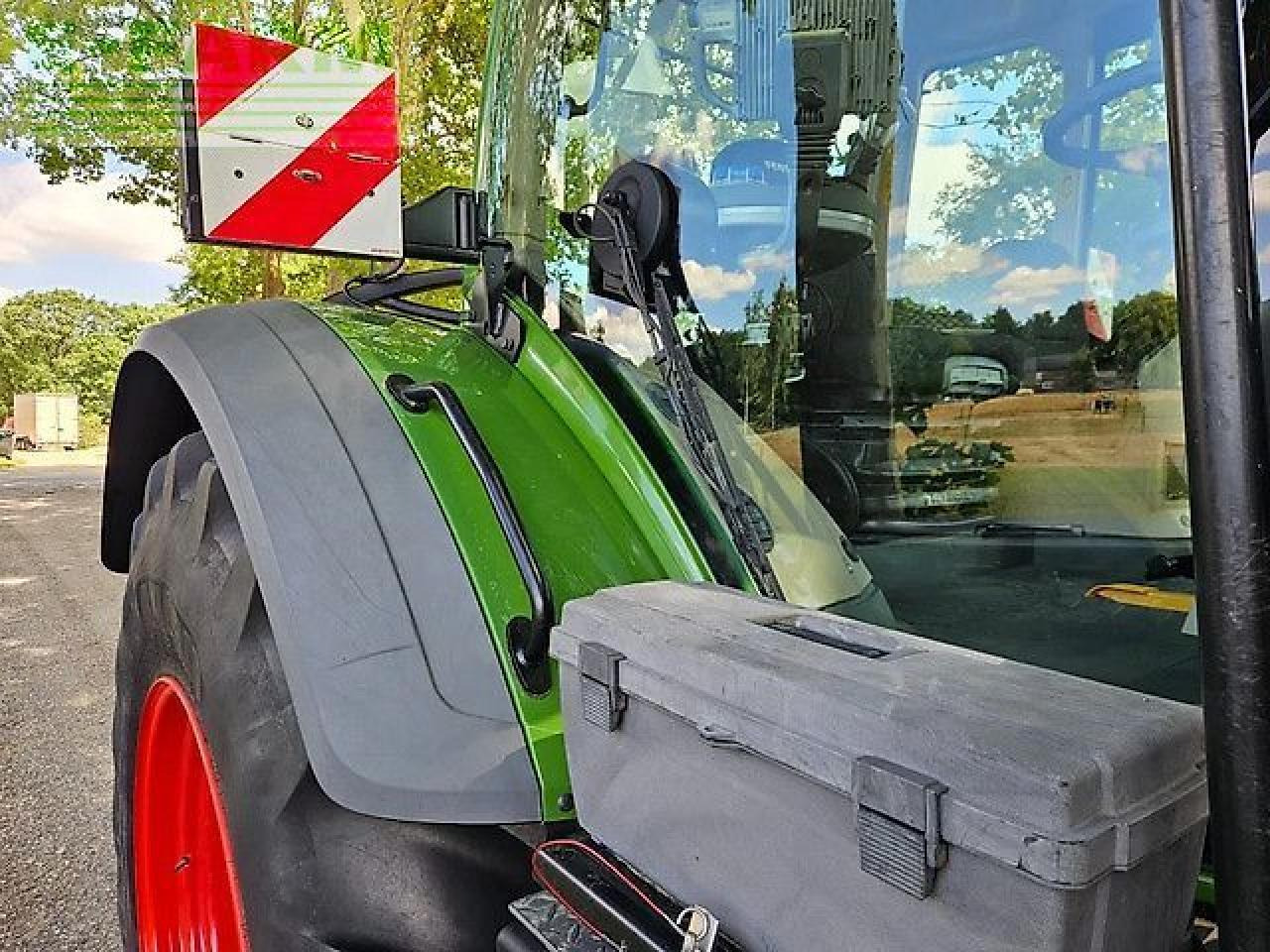 Трактор Fendt 933 gen6 profi plus 1900h ( 930 936 939 942 ): снимка 28 Трактор Fendt 933 gen6 profi plus 1900h ( 930 936 939 942 ): снимка 28