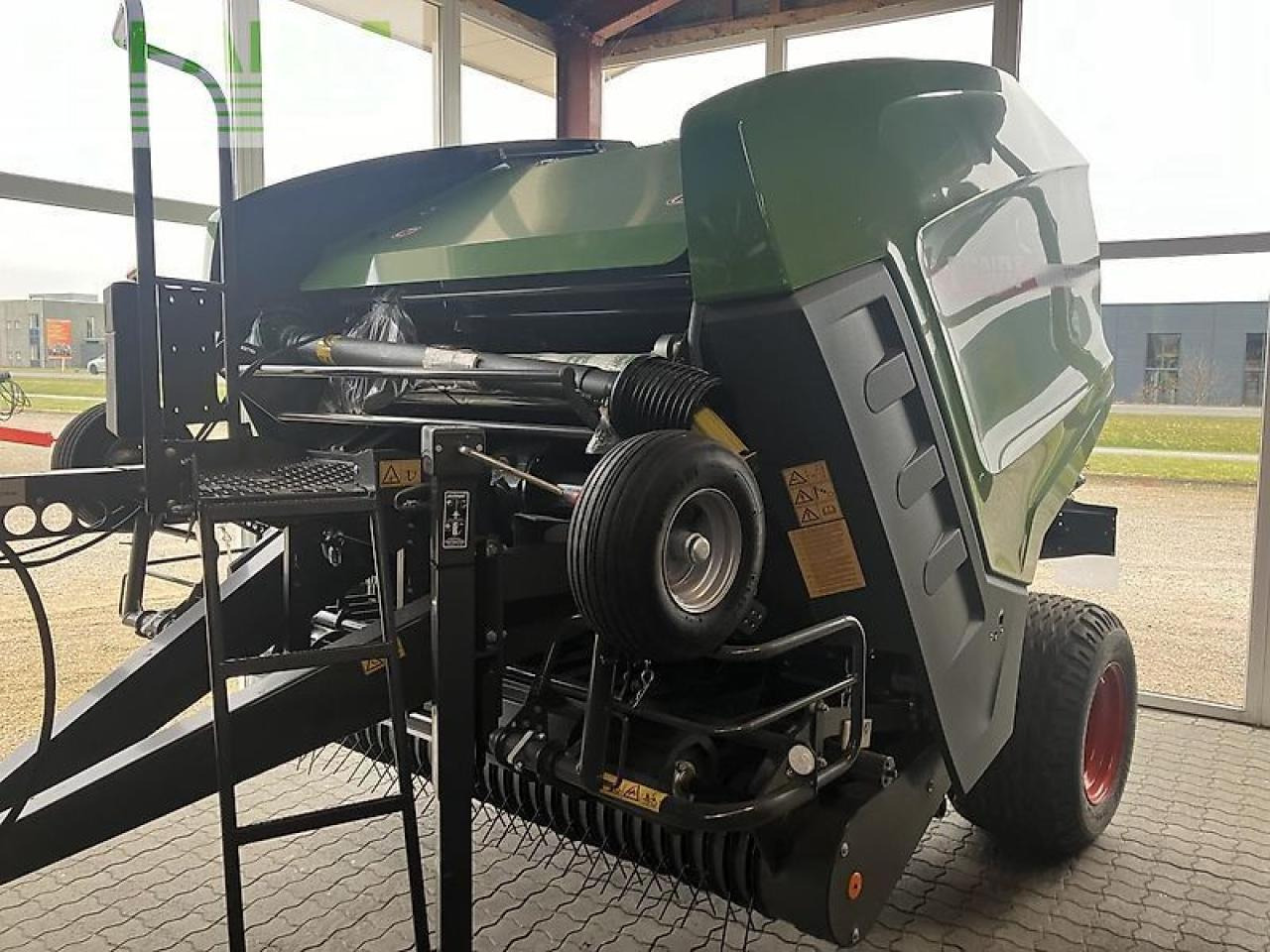 Fendt rotana 130f - Сламопреса за квадратни бали: снимка 4 Fendt rotana 130f - Сламопреса за квадратни бали: снимка 4
