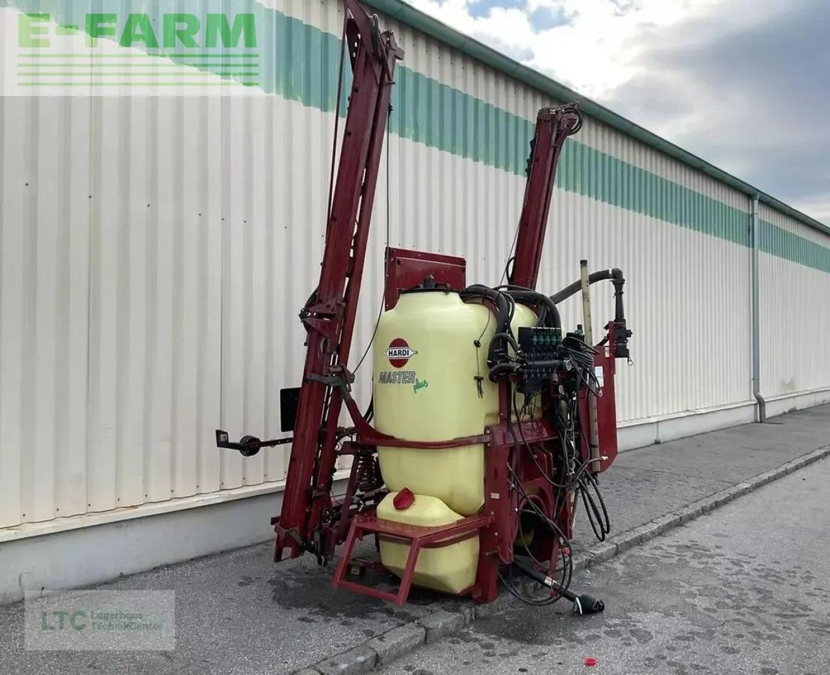 Hardi Master 1200 - Прикачна пръскачка: снимка 4 Hardi Master 1200 - Прикачна пръскачка: снимка 4