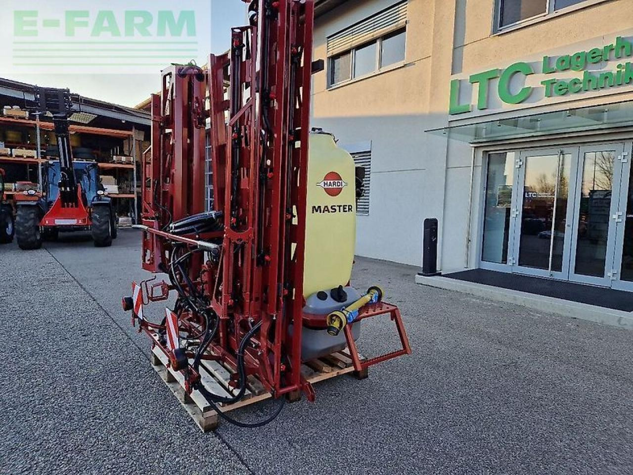 Hardi master - Прикачна пръскачка: снимка 2 Hardi master - Прикачна пръскачка: снимка 2