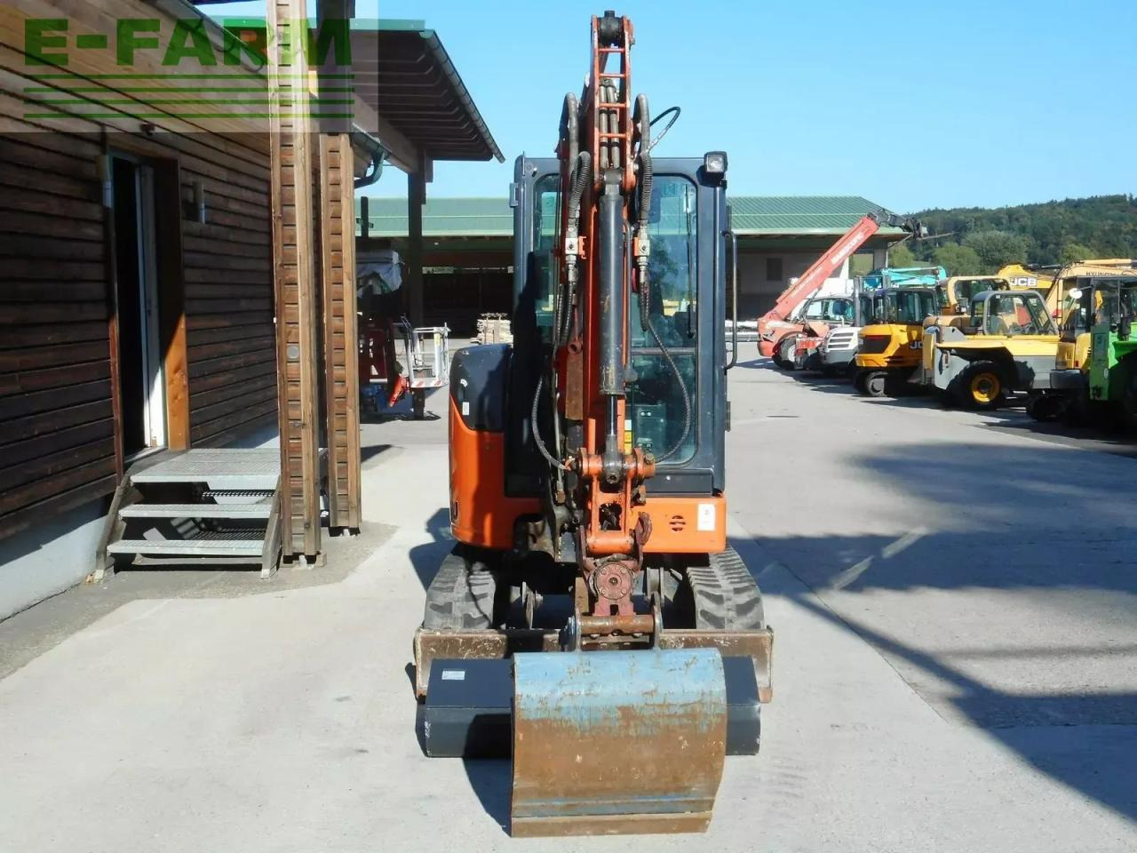 Hitachi zx26u-6 ( 2.740kg ) powertilt - Мини багер: снимка 5 Hitachi zx26u-6 ( 2.740kg ) powertilt - Мини багер: снимка 5