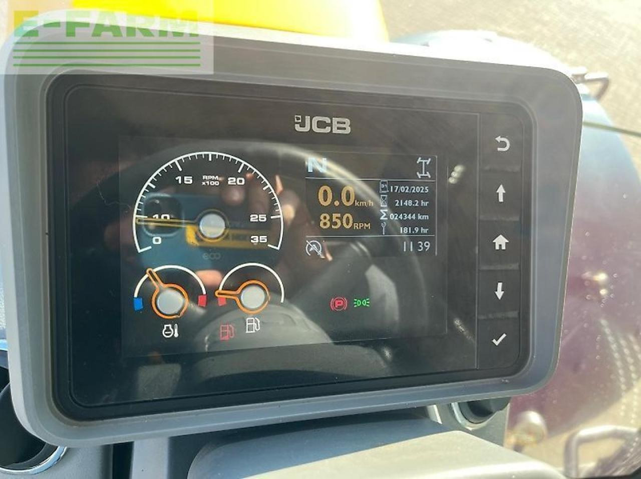 Трактор JCB 4220 fastrac: снимка 8