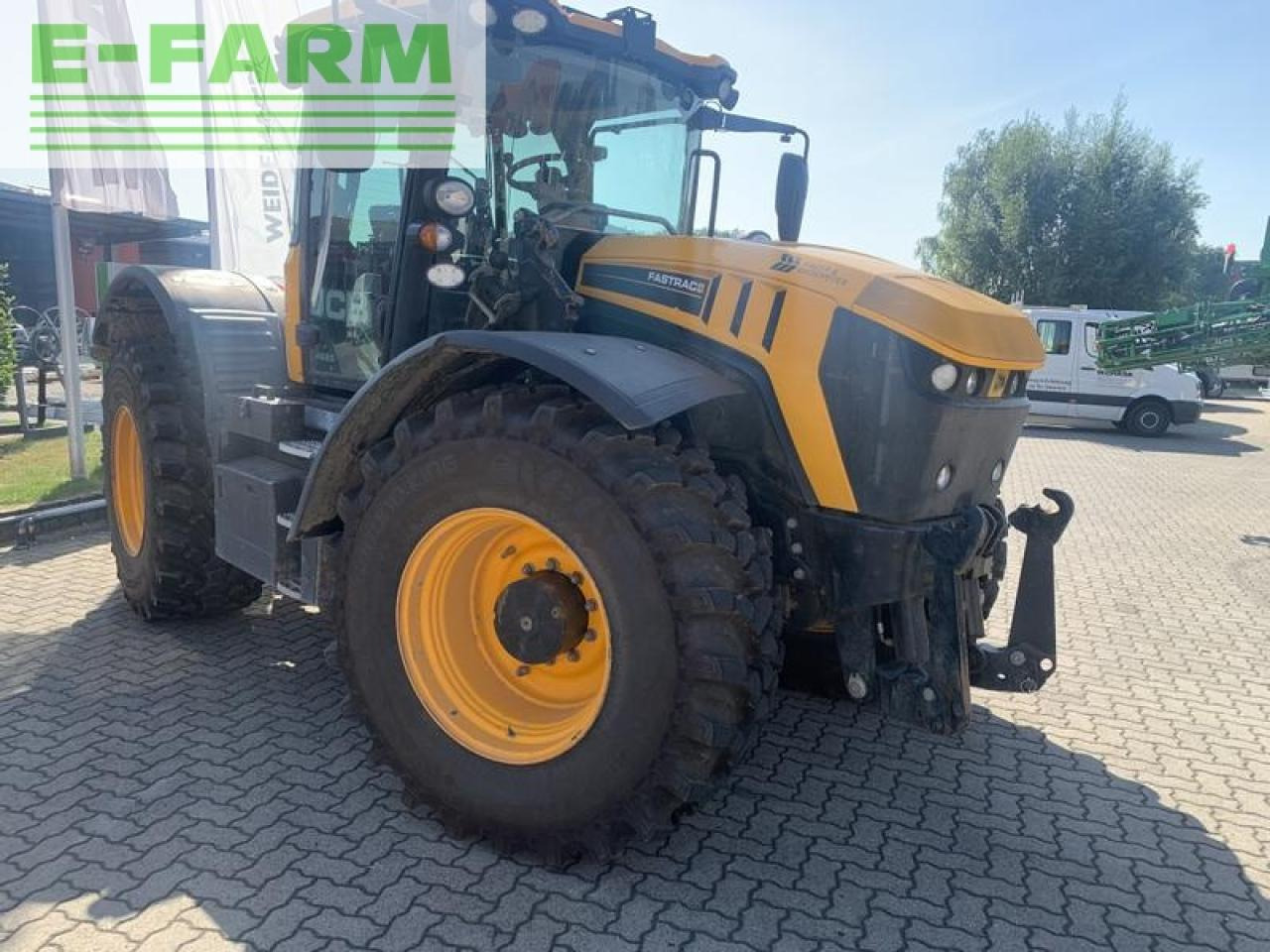 JCB 4220 fastrac mit jd-autotrac vorbereitung + stoll konsolen - Трактор: снимка 3 JCB 4220 fastrac mit jd-autotrac vorbereitung + stoll konsolen - Трактор: снимка 3
