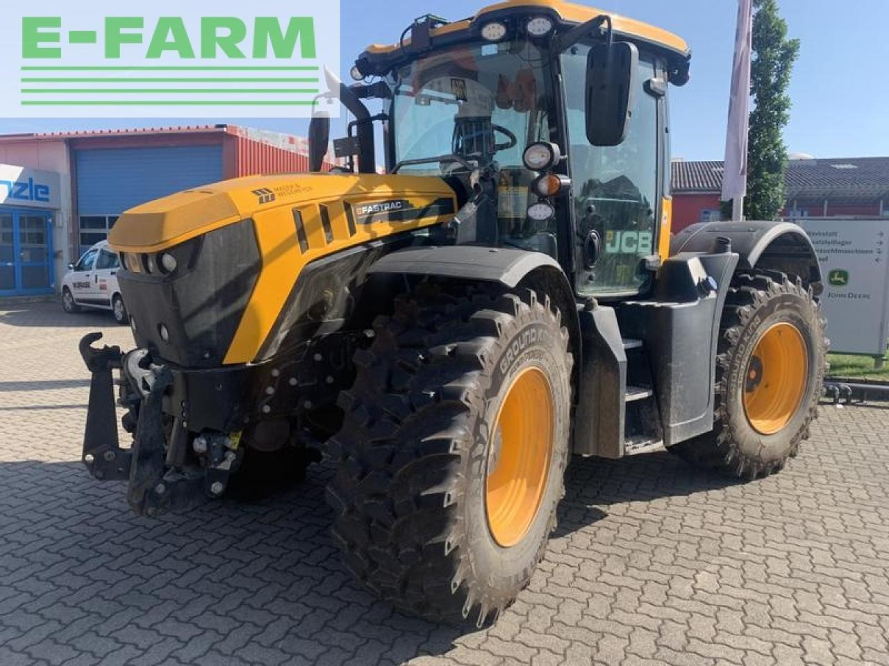 JCB 4220 fastrac mit jd-autotrac vorbereitung + stoll konsolen - Трактор: снимка 1 JCB 4220 fastrac mit jd-autotrac vorbereitung + stoll konsolen - Трактор: снимка 1