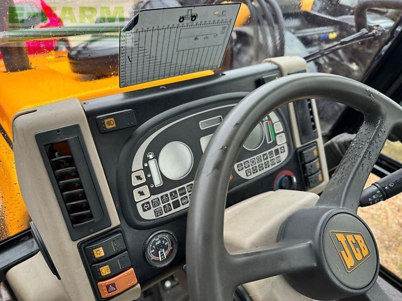 JCB fastrac 2115 / 4ws - Трактор: снимка 2 JCB fastrac 2115 / 4ws - Трактор: снимка 2