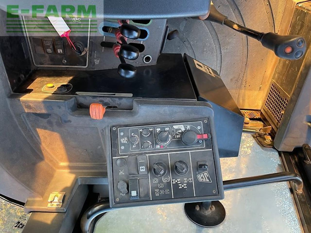 Трактор JCB fastrac 3200: снимка 18