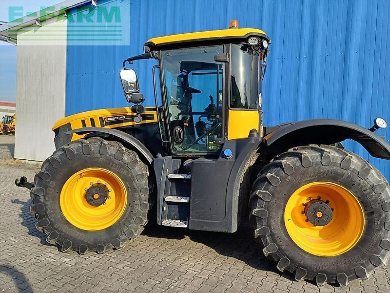 JCB fastrac 4220 - Трактор: снимка 3 JCB fastrac 4220 - Трактор: снимка 3