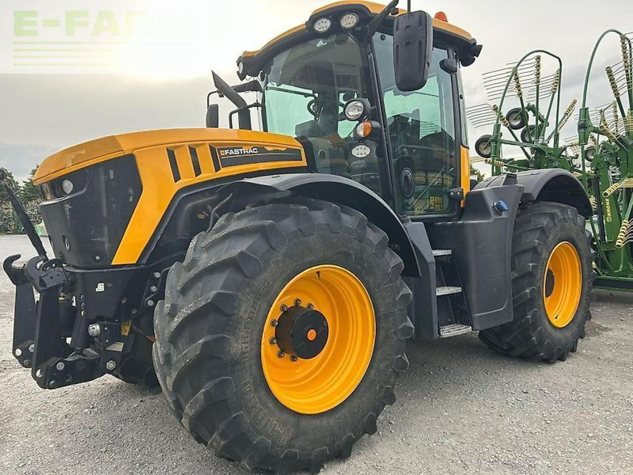 JCB fastrac 4220 - Трактор: снимка 1 JCB fastrac 4220 - Трактор: снимка 1