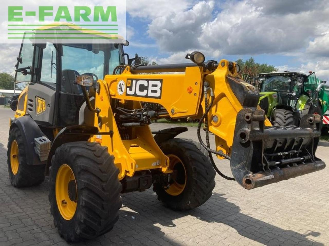 JCB tm220t4a - Мини багер: снимка 3 JCB tm220t4a - Мини багер: снимка 3