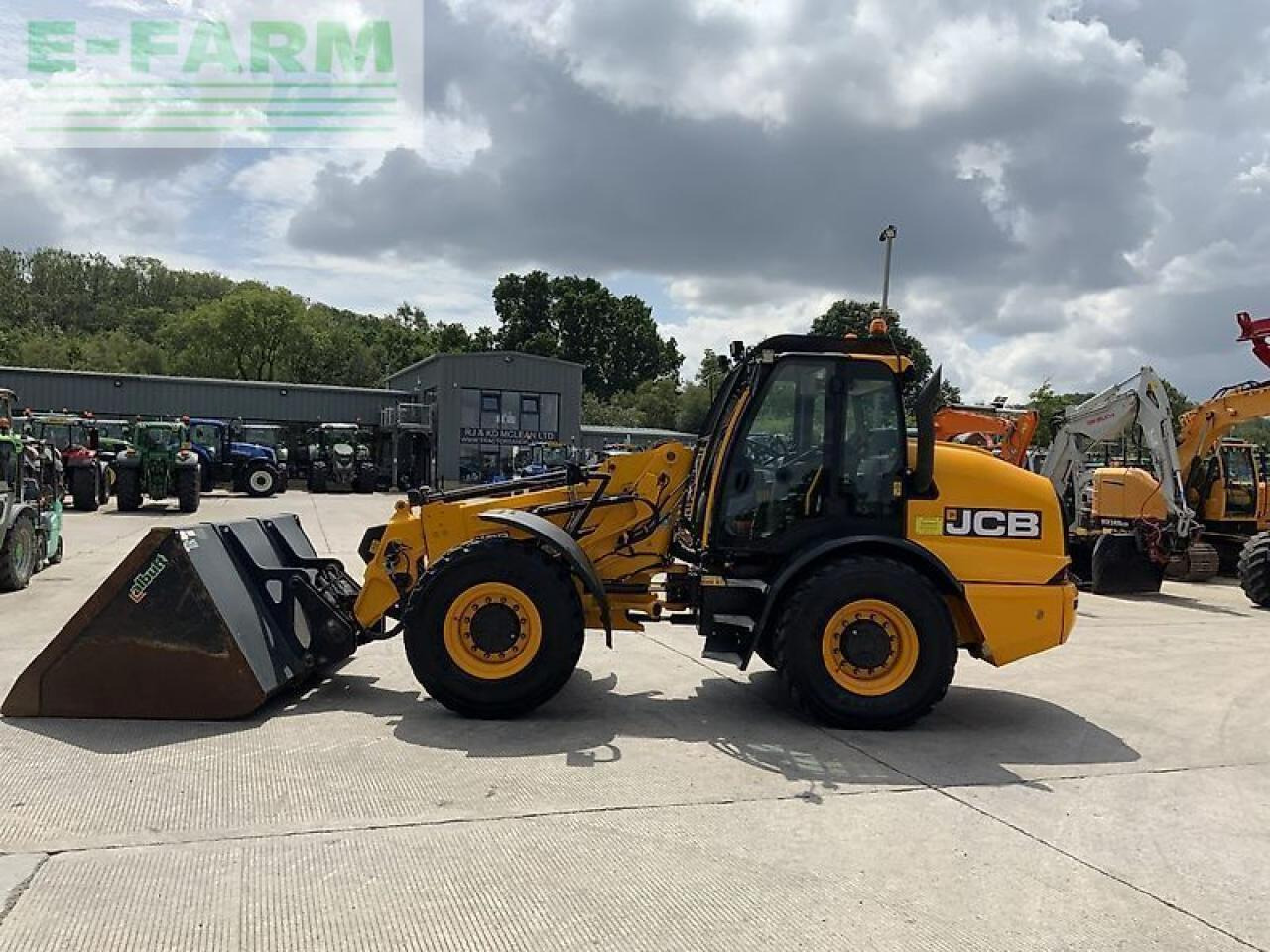 JCB tm420 pivot steer telehandler (st22540) - Колесен товарач: снимка 5 JCB tm420 pivot steer telehandler (st22540) - Колесен товарач: снимка 5