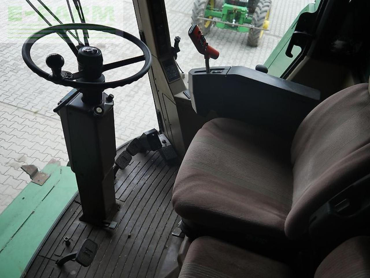 John Deere 2064 + 6m schneidwerk - Зърнокомбайн: снимка 4 John Deere 2064 + 6m schneidwerk - Зърнокомбайн: снимка 4
