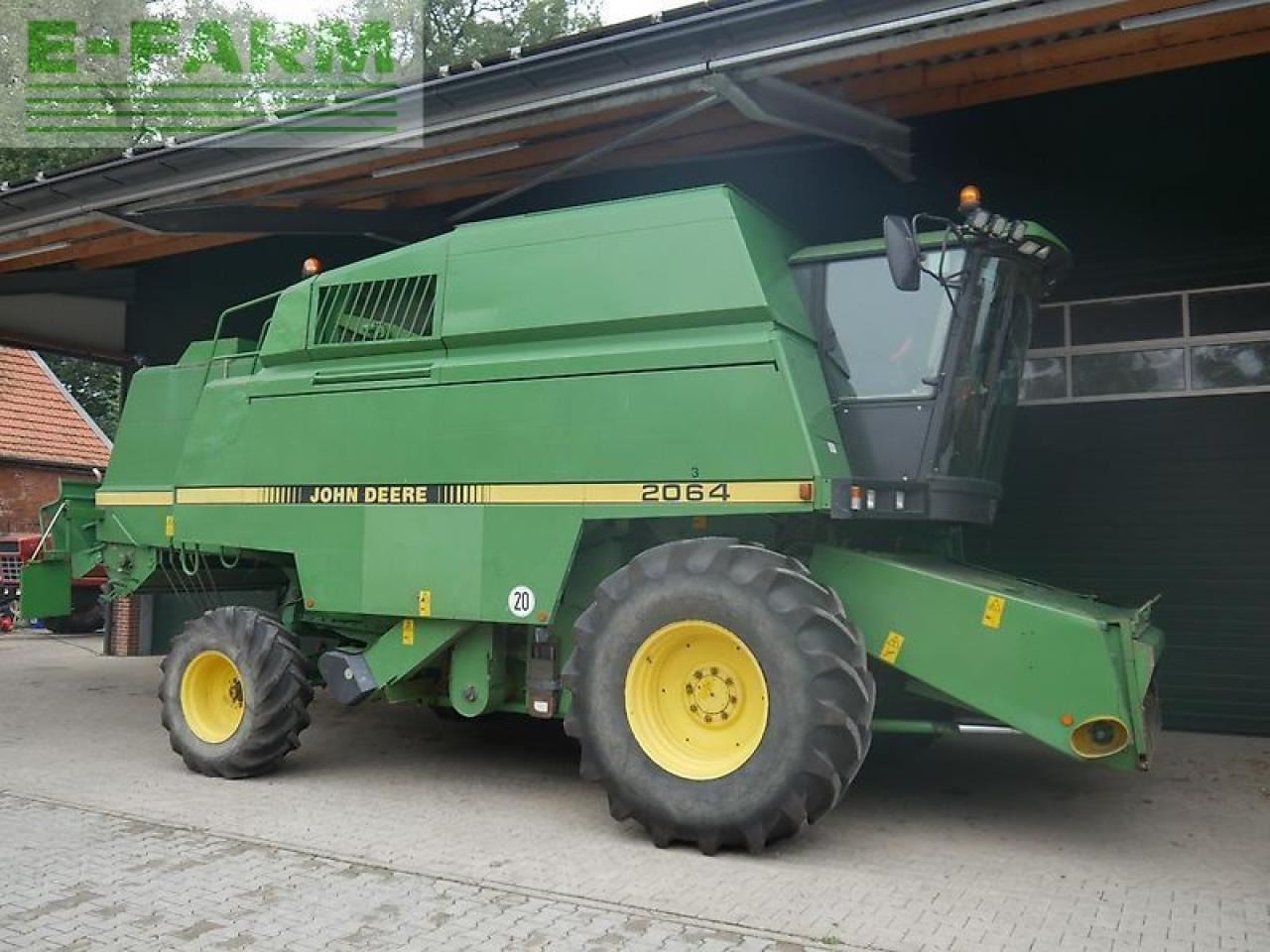 John Deere 2064 + 6m schneidwerk - Зърнокомбайн: снимка 1 John Deere 2064 + 6m schneidwerk - Зърнокомбайн: снимка 1