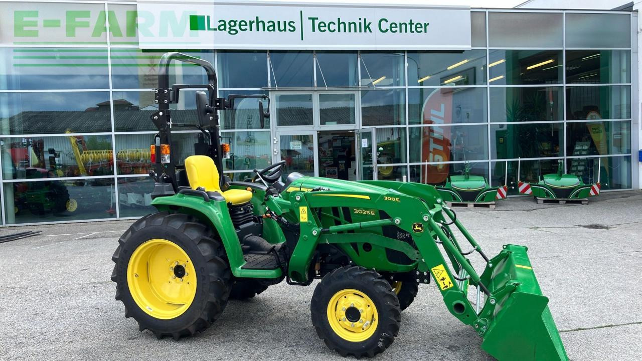 John Deere 3025E - Трактор: снимка 4 John Deere 3025E - Трактор: снимка 4
