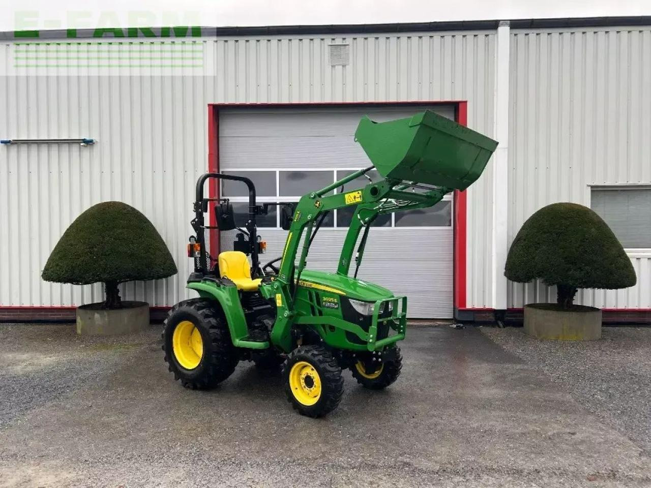 John Deere 3025e - Трактор: снимка 1 John Deere 3025e - Трактор: снимка 1
