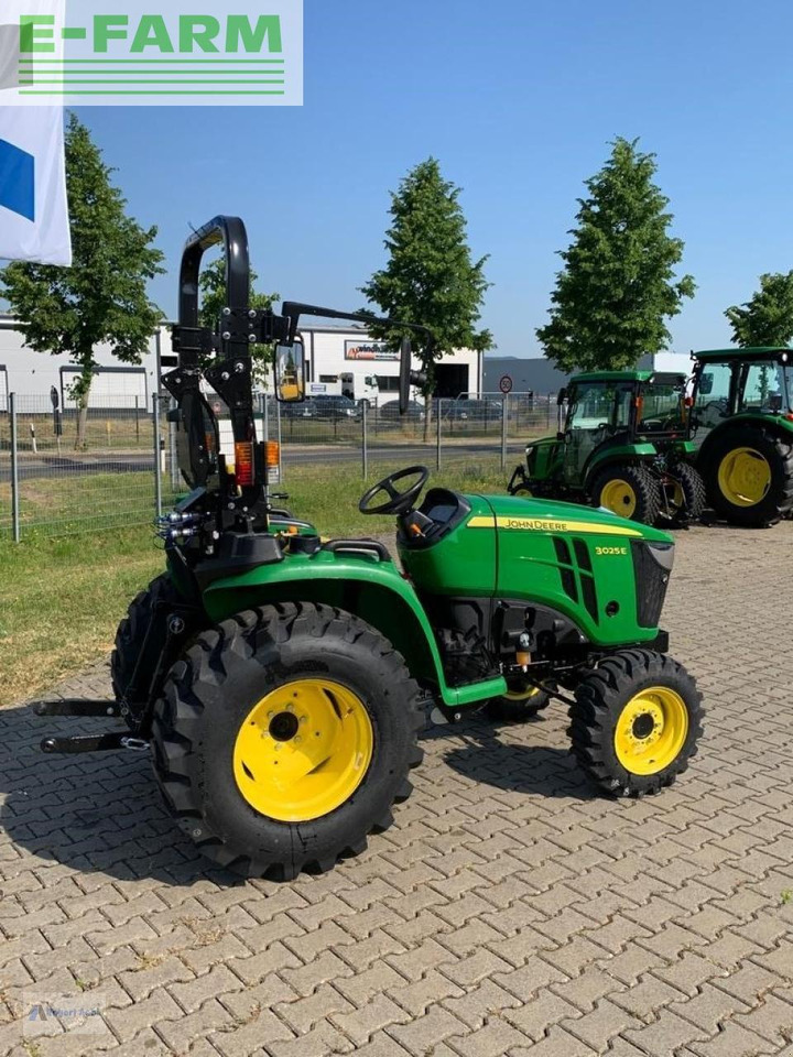 John Deere 3025e - Трактор: снимка 3 John Deere 3025e - Трактор: снимка 3
