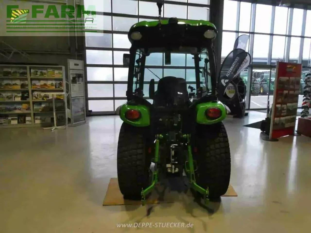 John Deere 3039r - Трактор: снимка 4 John Deere 3039r - Трактор: снимка 4
