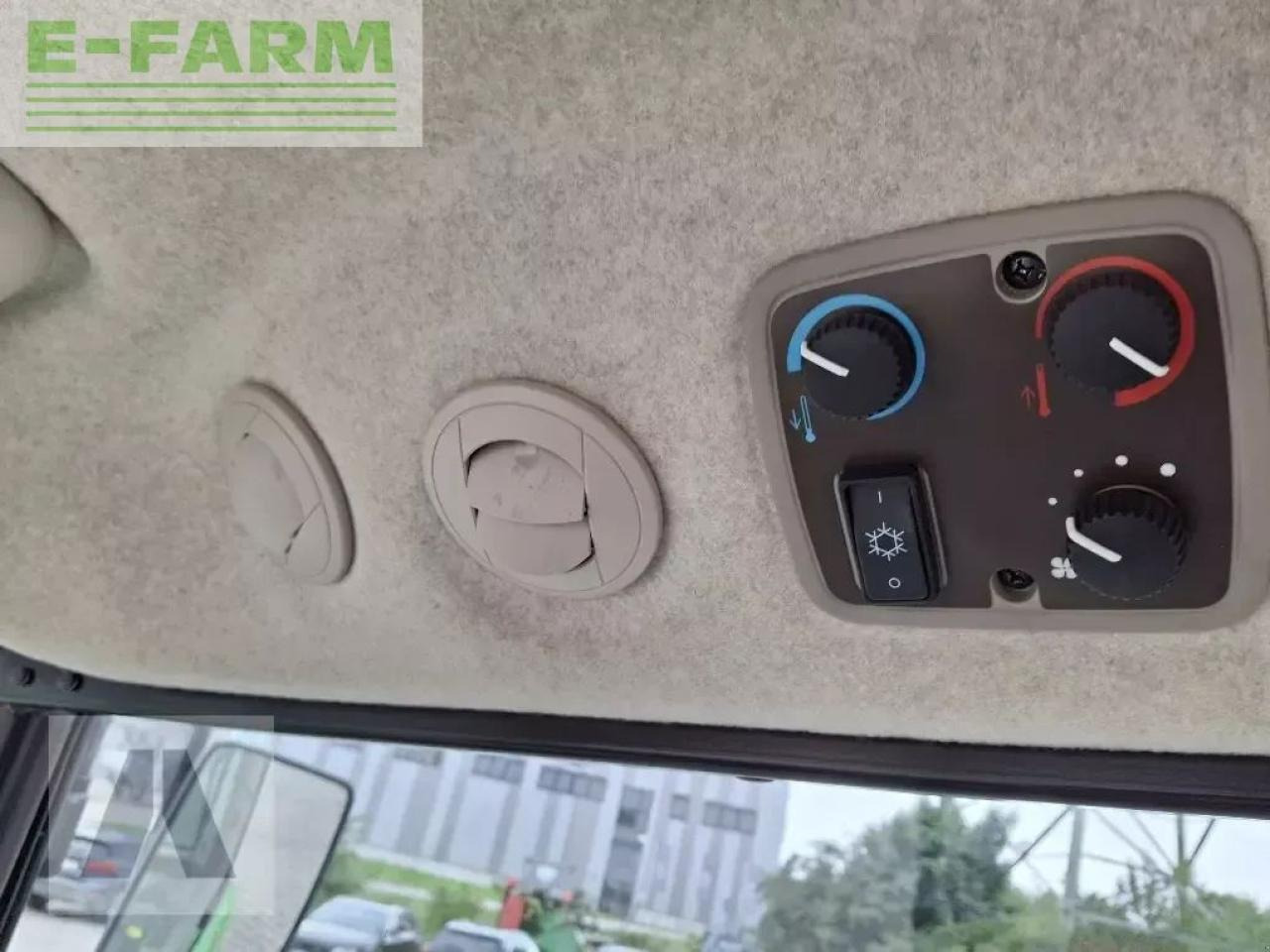 John Deere 3046r - Трактор: снимка 4 John Deere 3046r - Трактор: снимка 4