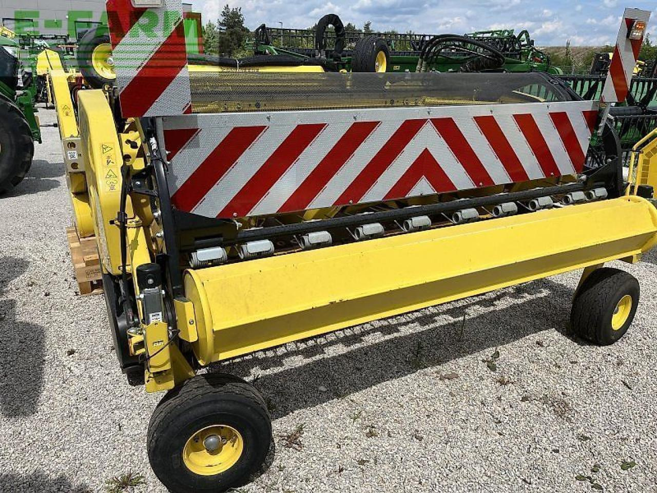John Deere 30r - Принадлежност за силажокомбайн: снимка 1 John Deere 30r - Принадлежност за силажокомбайн: снимка 1