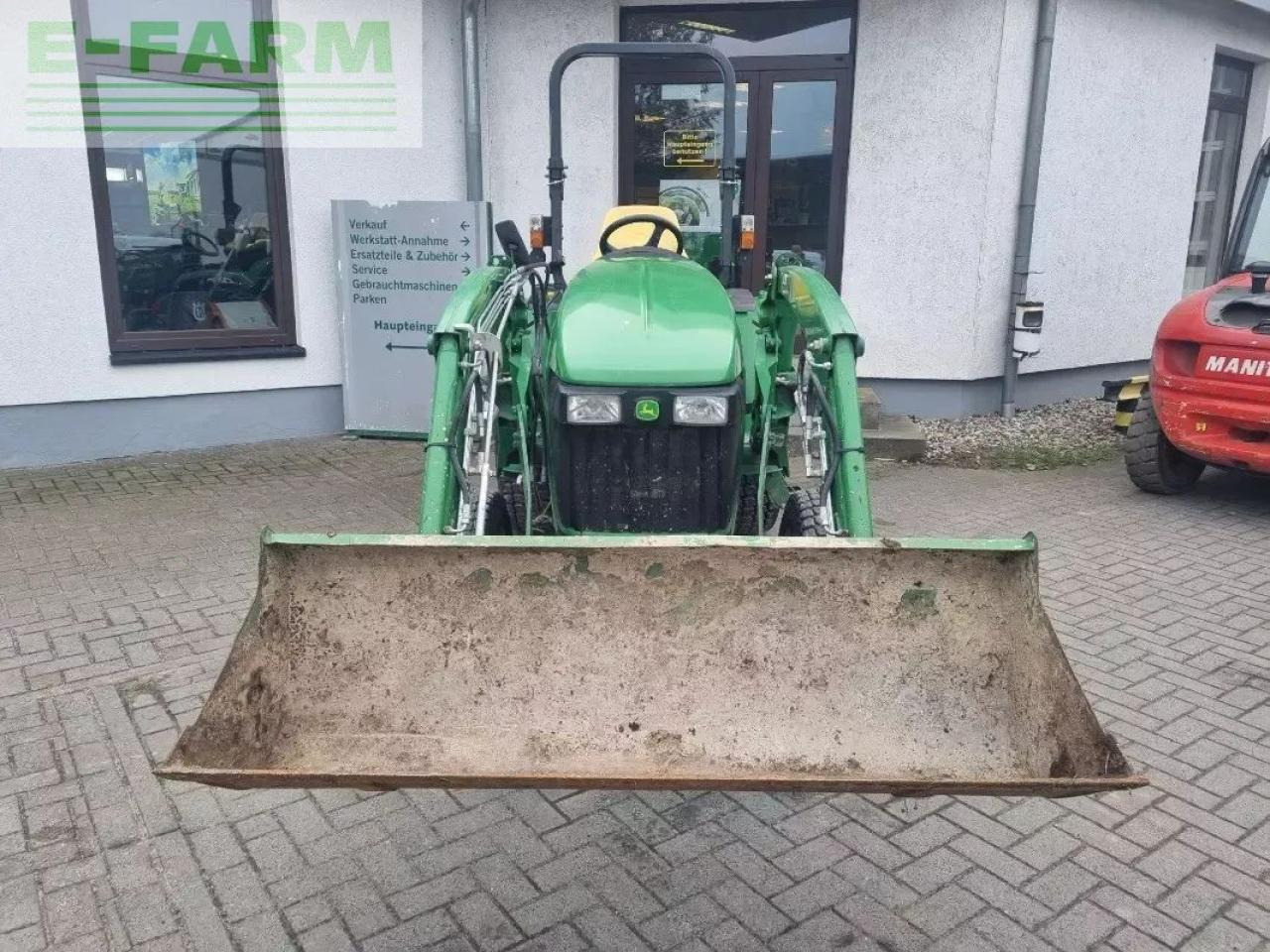 John Deere 3320 my11 - Трактор: снимка 3 John Deere 3320 my11 - Трактор: снимка 3