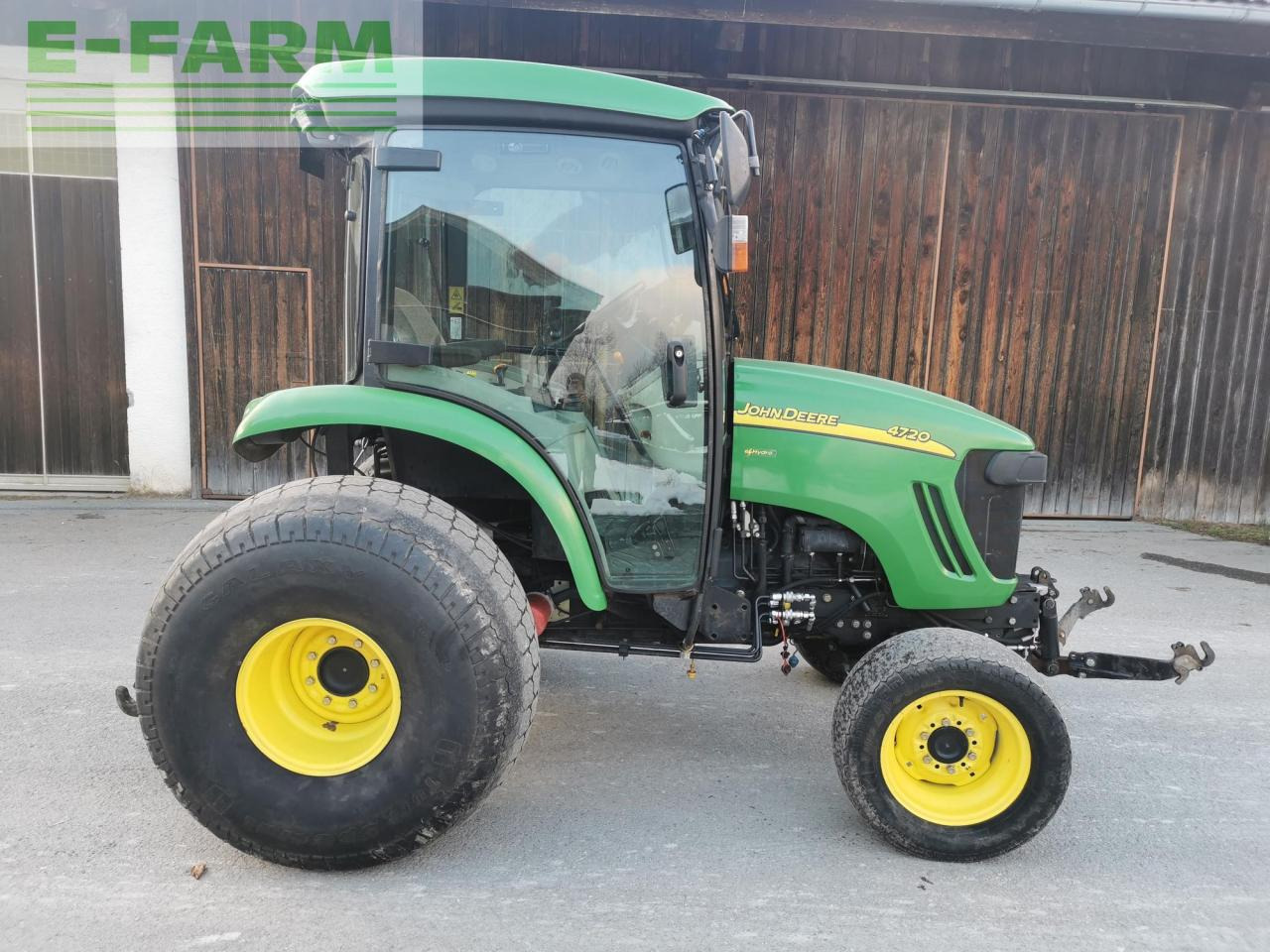 John Deere 4720 - Трактор: снимка 4 John Deere 4720 - Трактор: снимка 4