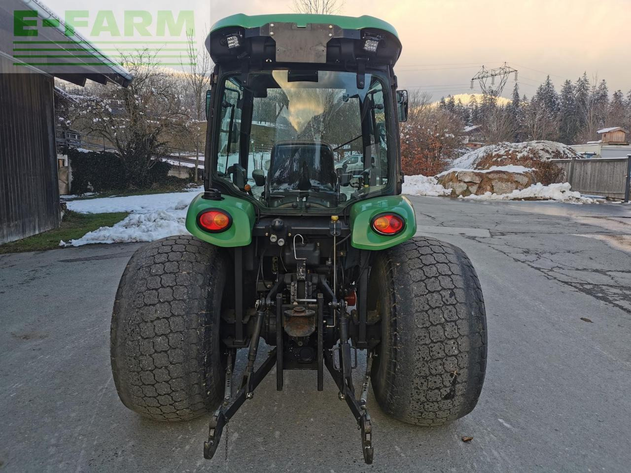 John Deere 4720 - Трактор: снимка 5 John Deere 4720 - Трактор: снимка 5