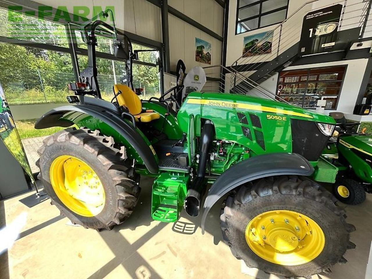 John Deere 5050e - Трактор: снимка 2 John Deere 5050e - Трактор: снимка 2