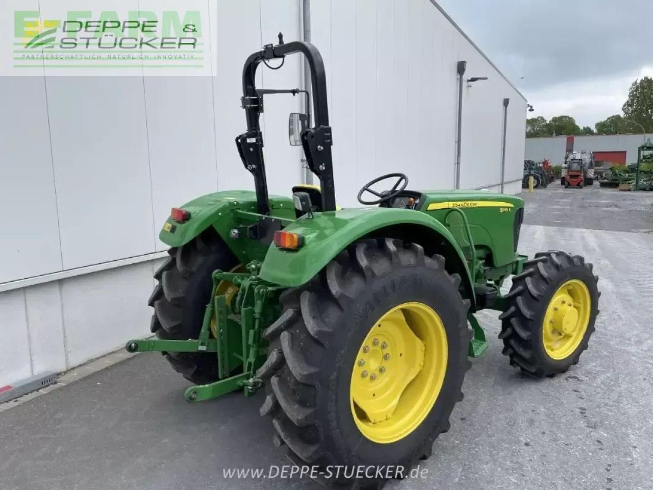 John Deere 5055e - Трактор: снимка 2 John Deere 5055e - Трактор: снимка 2