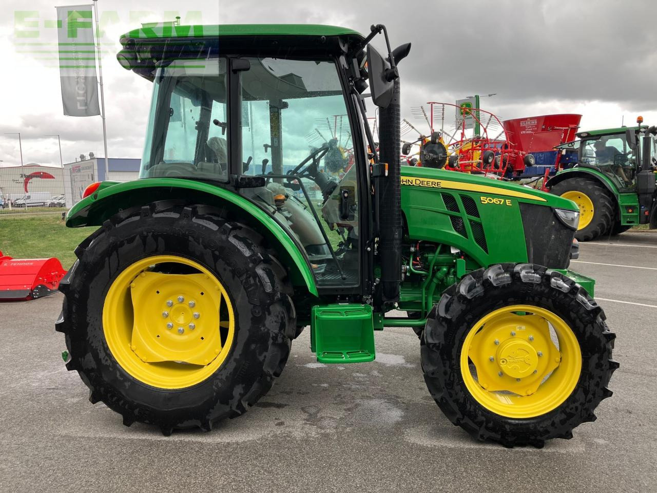 John Deere 5067E - Трактор: снимка 5 John Deere 5067E - Трактор: снимка 5