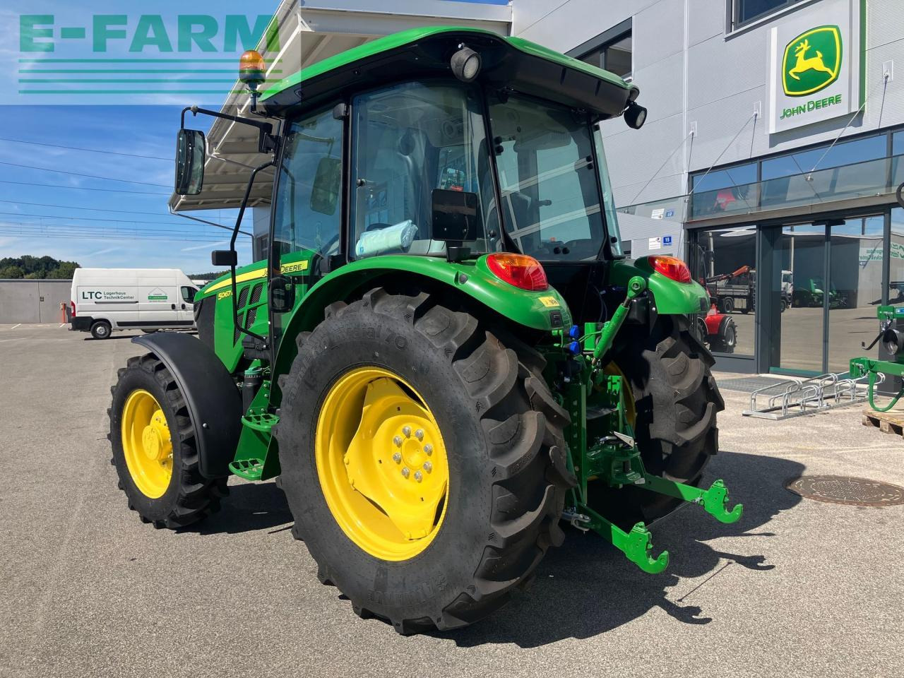 John Deere 5067E - Трактор: снимка 5 John Deere 5067E - Трактор: снимка 5