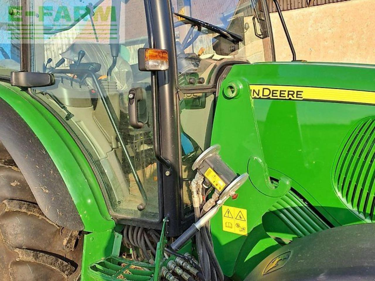 John Deere 5070m 5070 m 49900€ - Трактор: снимка 3 John Deere 5070m 5070 m 49900€ - Трактор: снимка 3