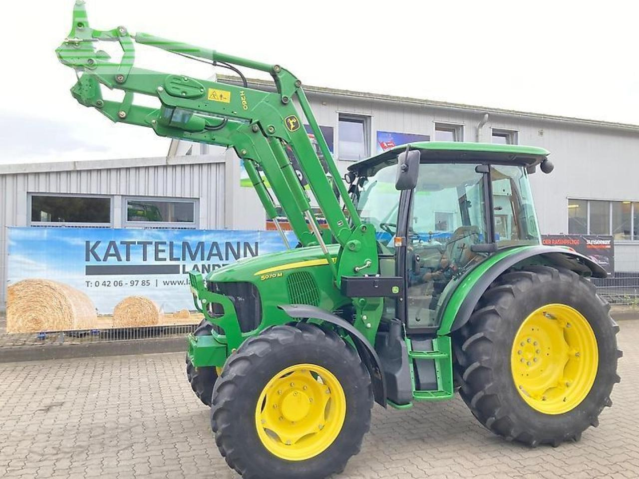 John Deere 5070m - Трактор: снимка 2 John Deere 5070m - Трактор: снимка 2