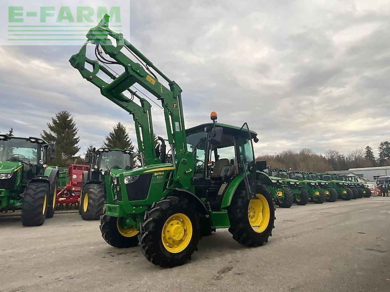 John Deere 5075 e - Трактор: снимка 1 John Deere 5075 e - Трактор: снимка 1
