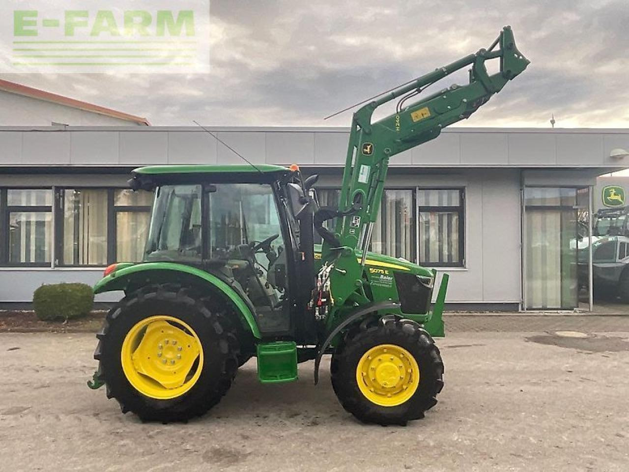 John Deere 5075 e - Трактор: снимка 2 John Deere 5075 e - Трактор: снимка 2