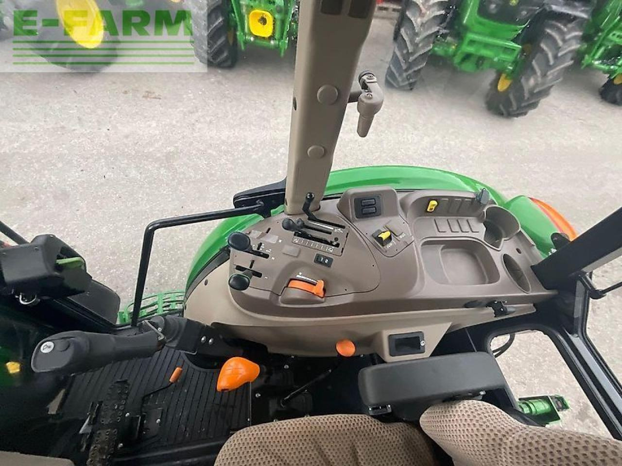 John Deere 5075 e - Трактор: снимка 5 John Deere 5075 e - Трактор: снимка 5