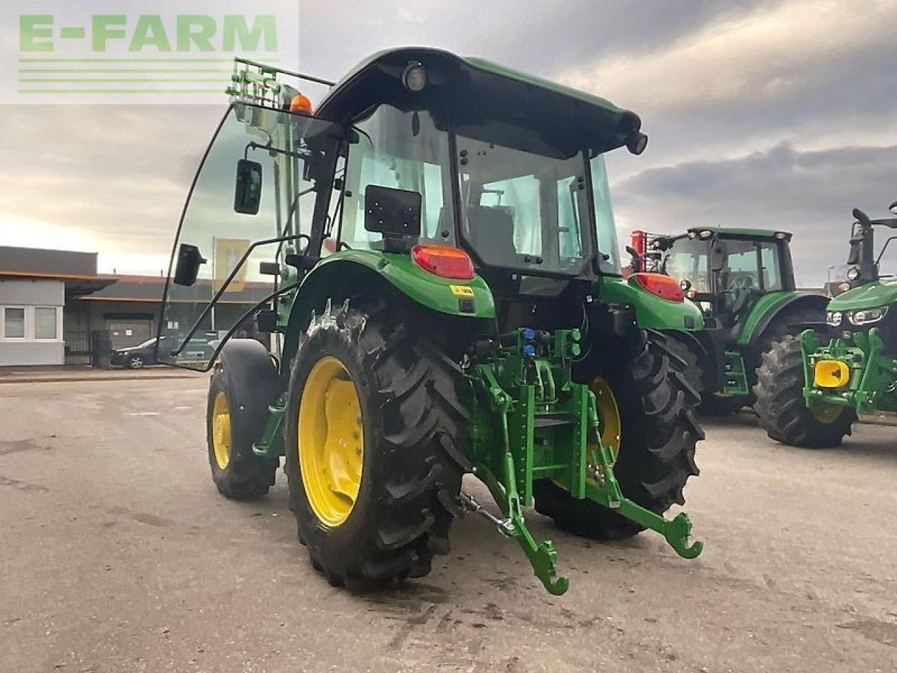 John Deere 5075 e - Трактор: снимка 3 John Deere 5075 e - Трактор: снимка 3