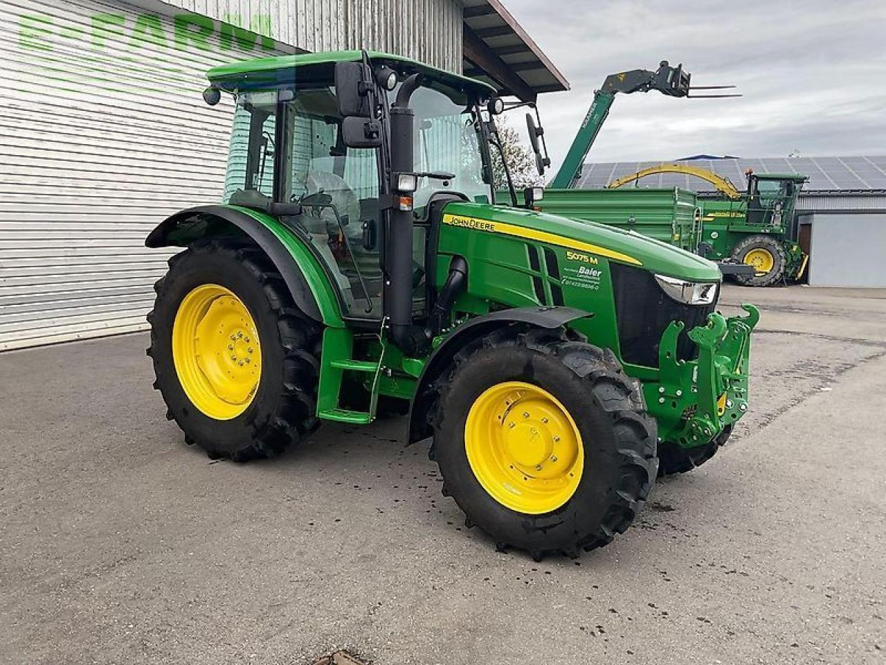 John Deere 5075 m - Трактор: снимка 2 John Deere 5075 m - Трактор: снимка 2