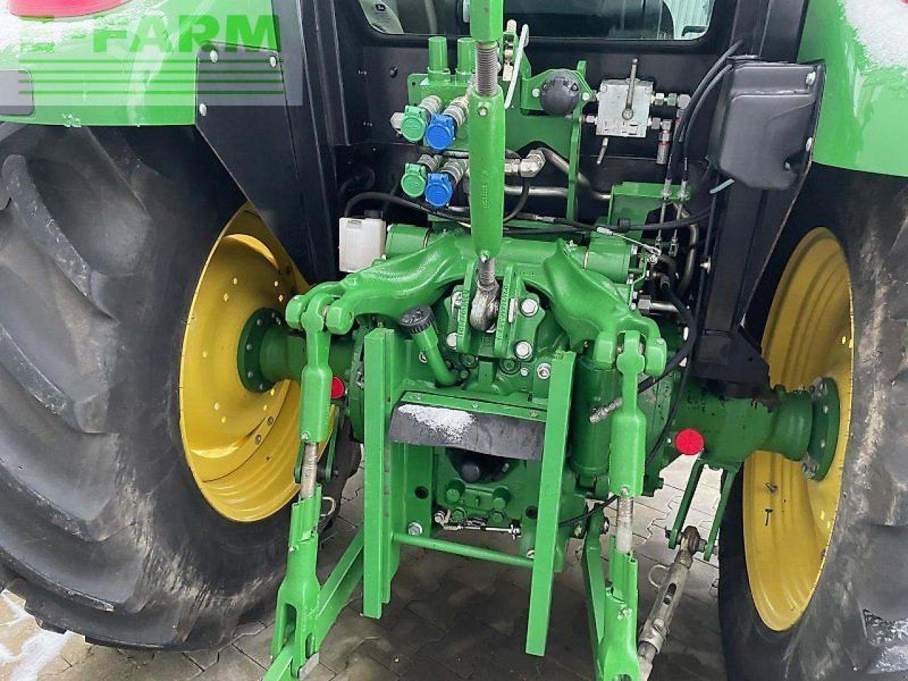 John Deere 5075 m - Трактор: снимка 4 John Deere 5075 m - Трактор: снимка 4