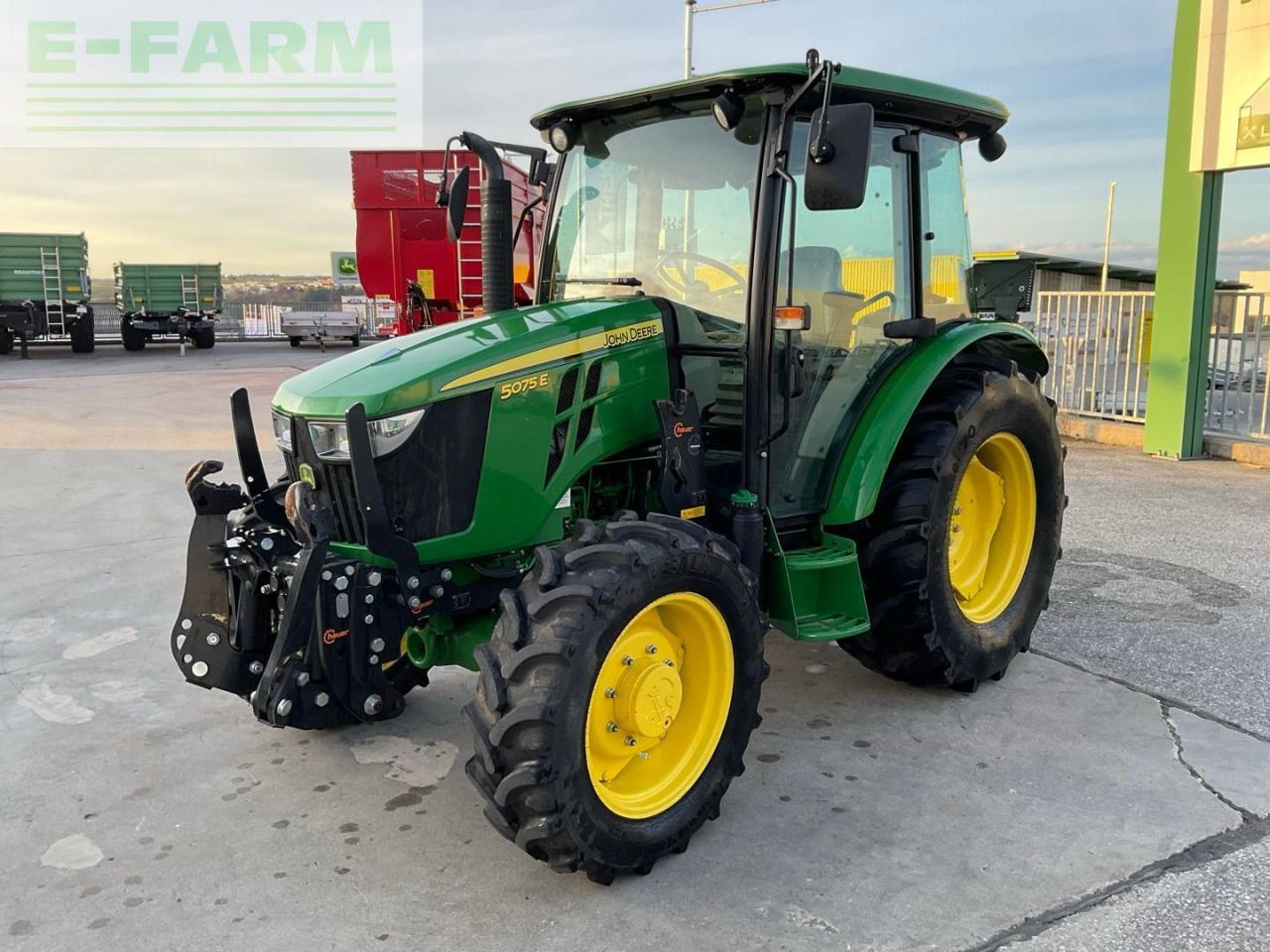 John Deere 5075E - Трактор: снимка 1 John Deere 5075E - Трактор: снимка 1