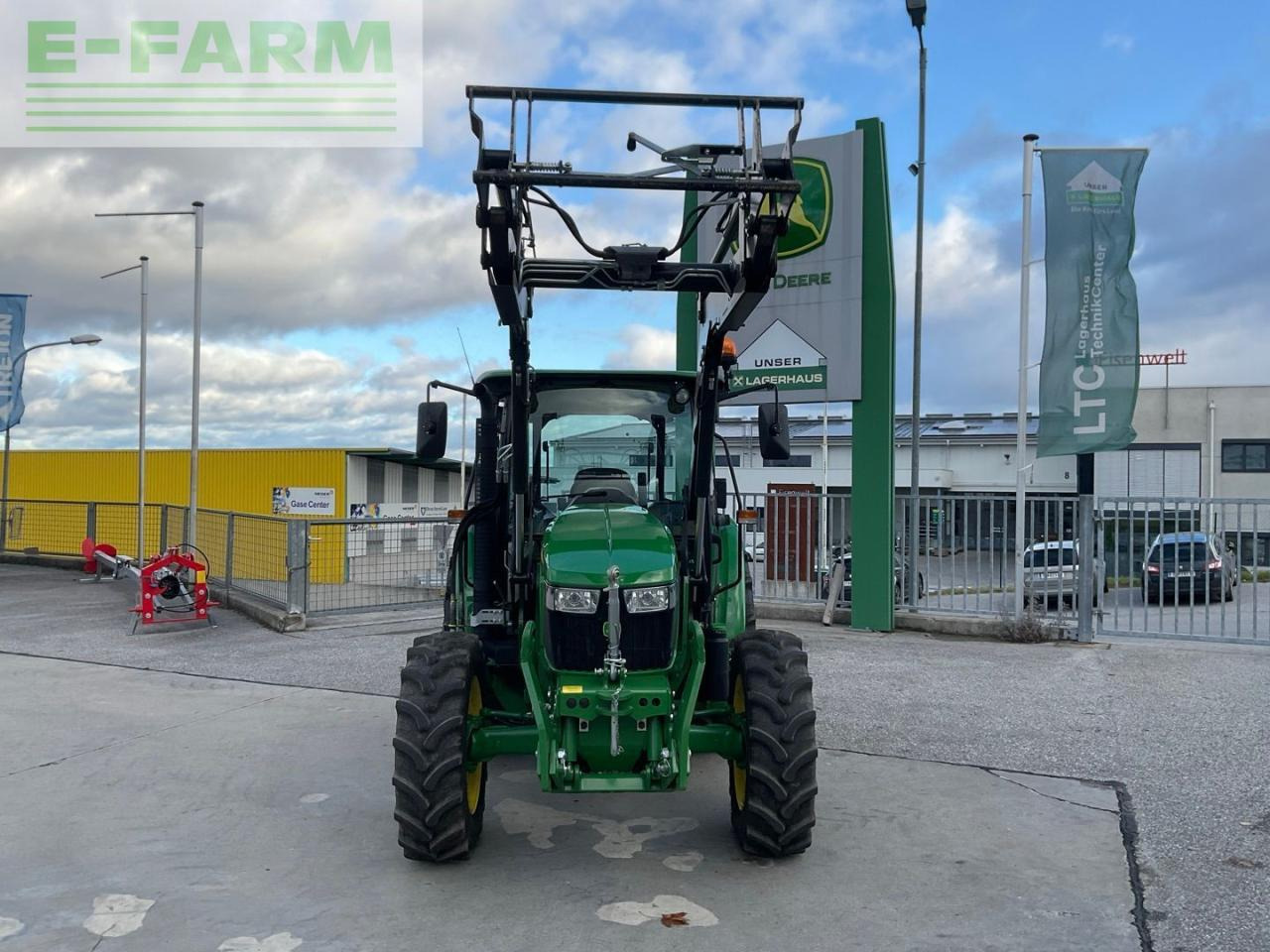 John Deere 5075E - Трактор: снимка 3 John Deere 5075E - Трактор: снимка 3