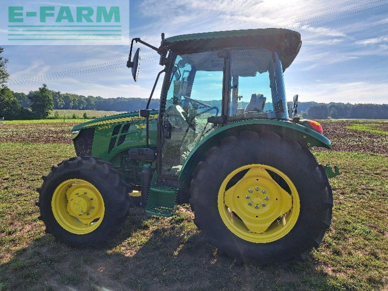 John Deere 5075e - Трактор: снимка 2 John Deere 5075e - Трактор: снимка 2