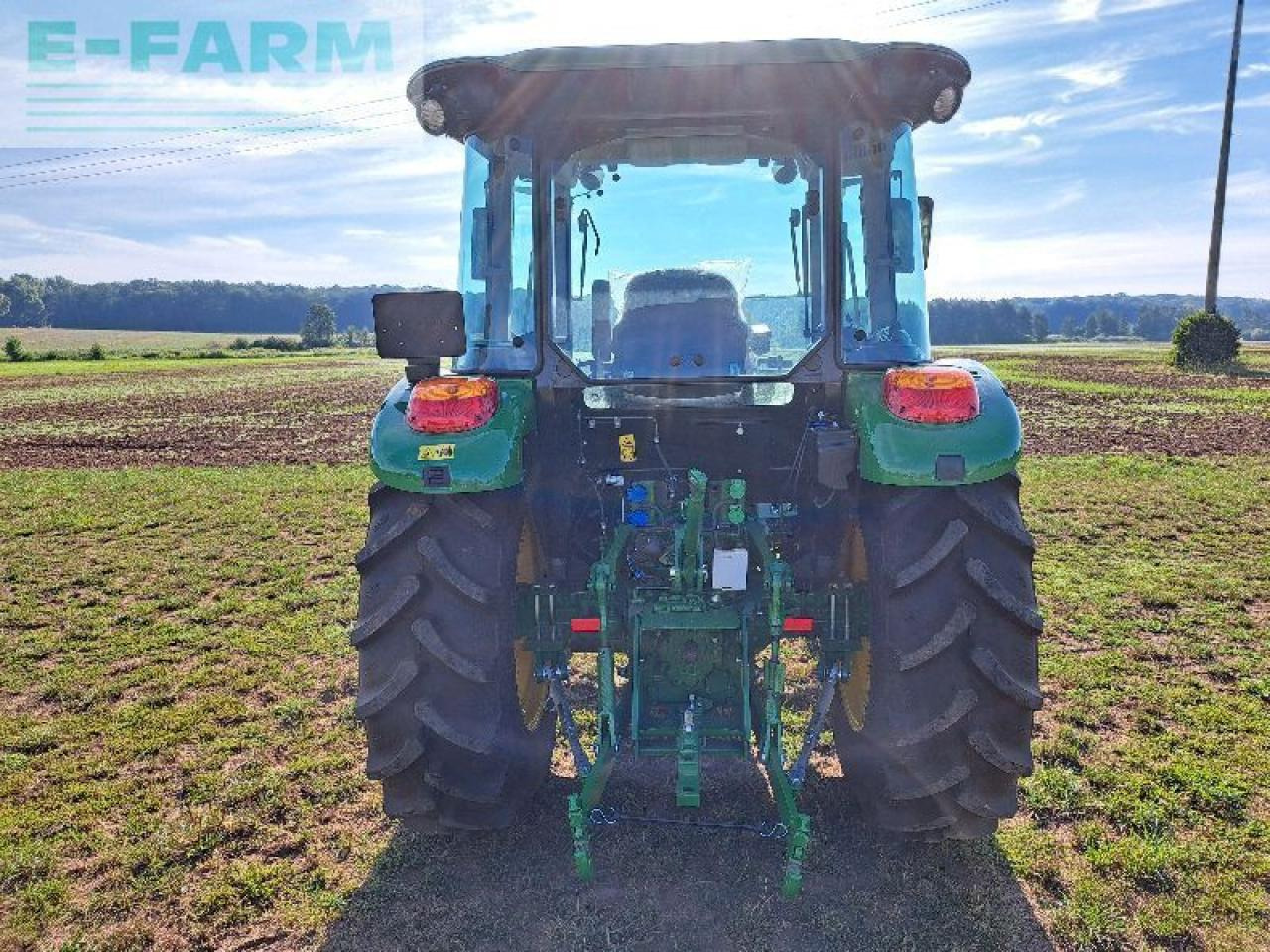 John Deere 5075e - Трактор: снимка 3 John Deere 5075e - Трактор: снимка 3
