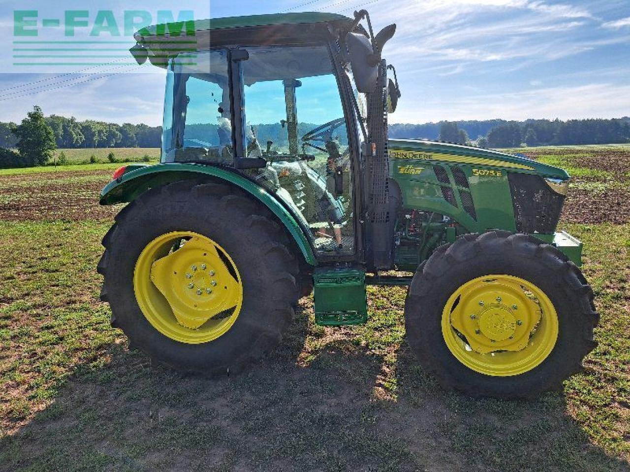 John Deere 5075e - Трактор: снимка 1 John Deere 5075e - Трактор: снимка 1