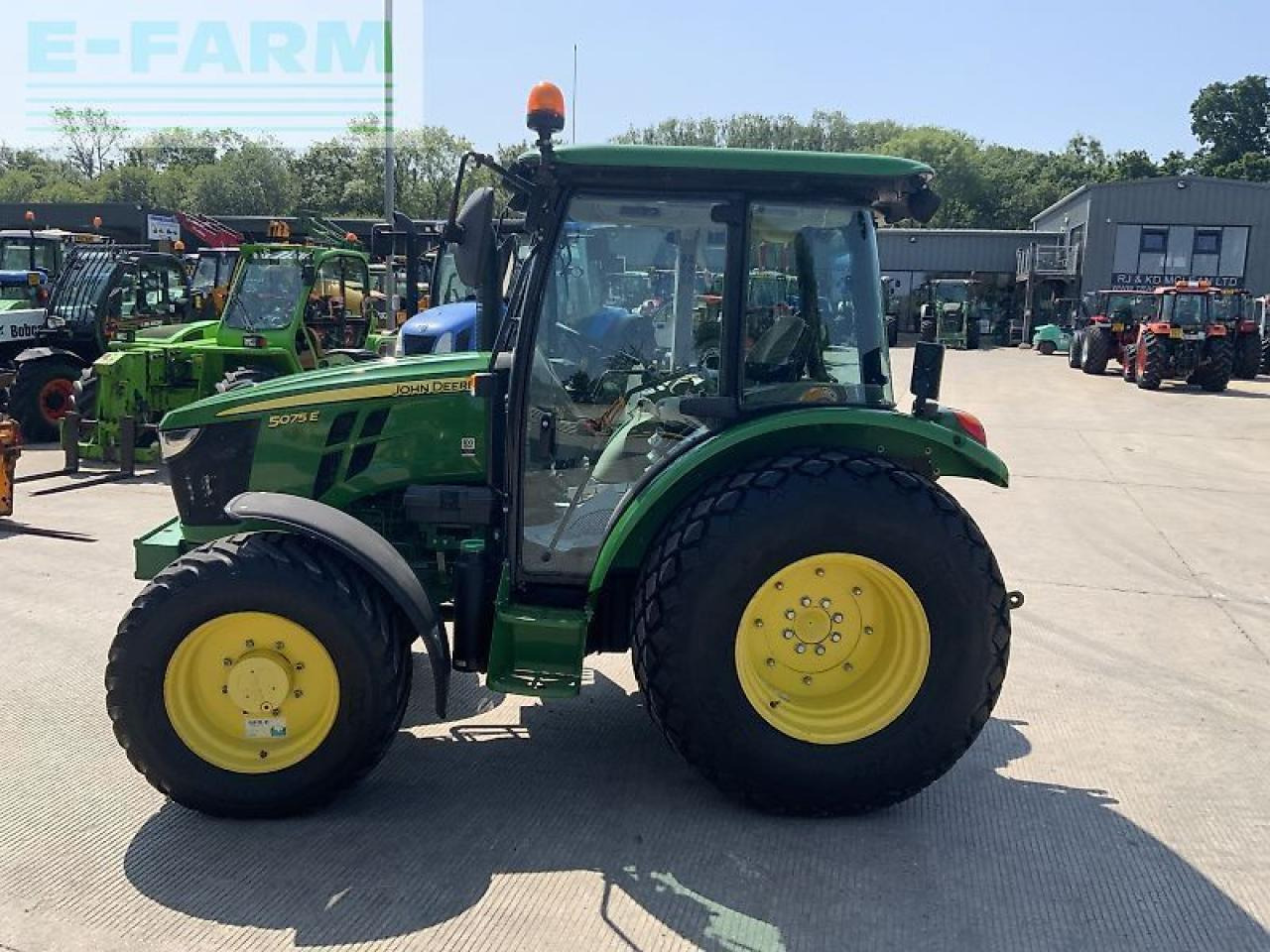 John Deere 5075e tractor (st23600) - Трактор: снимка 5 John Deere 5075e tractor (st23600) - Трактор: снимка 5