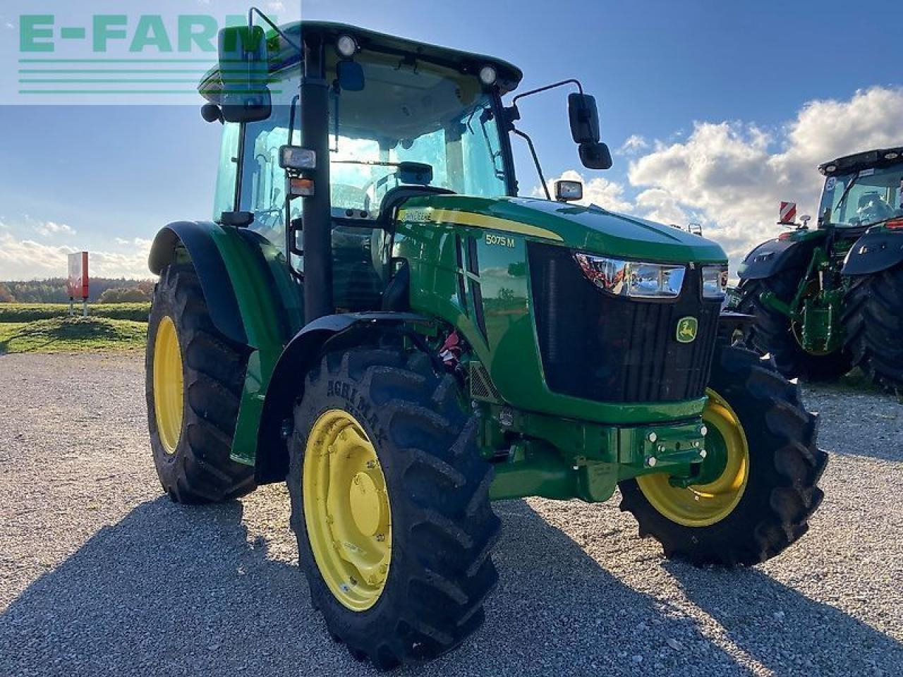 John Deere 5075m - Трактор: снимка 3 John Deere 5075m - Трактор: снимка 3