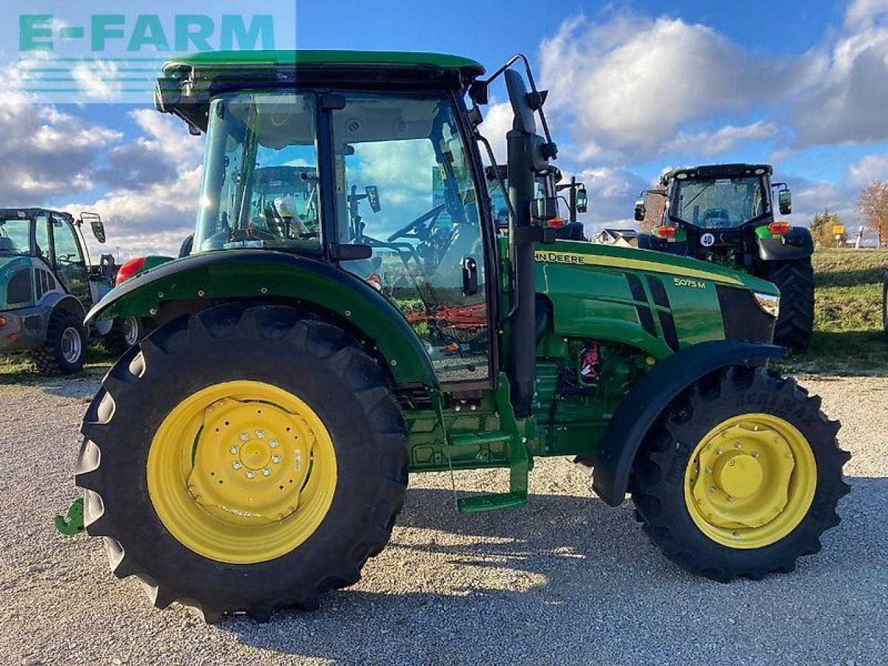 John Deere 5075m - Трактор: снимка 4 John Deere 5075m - Трактор: снимка 4