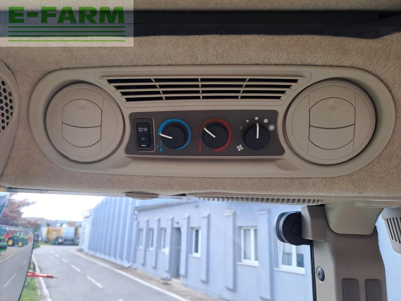 John Deere 5125R - Трактор: снимка 5 John Deere 5125R - Трактор: снимка 5