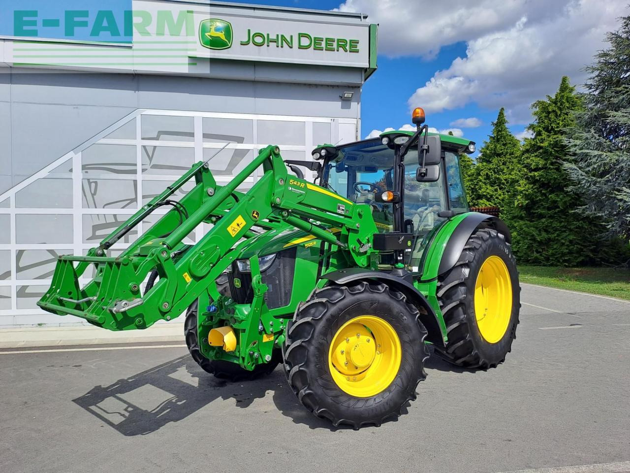 Трактор John Deere 5125R: снимка 21