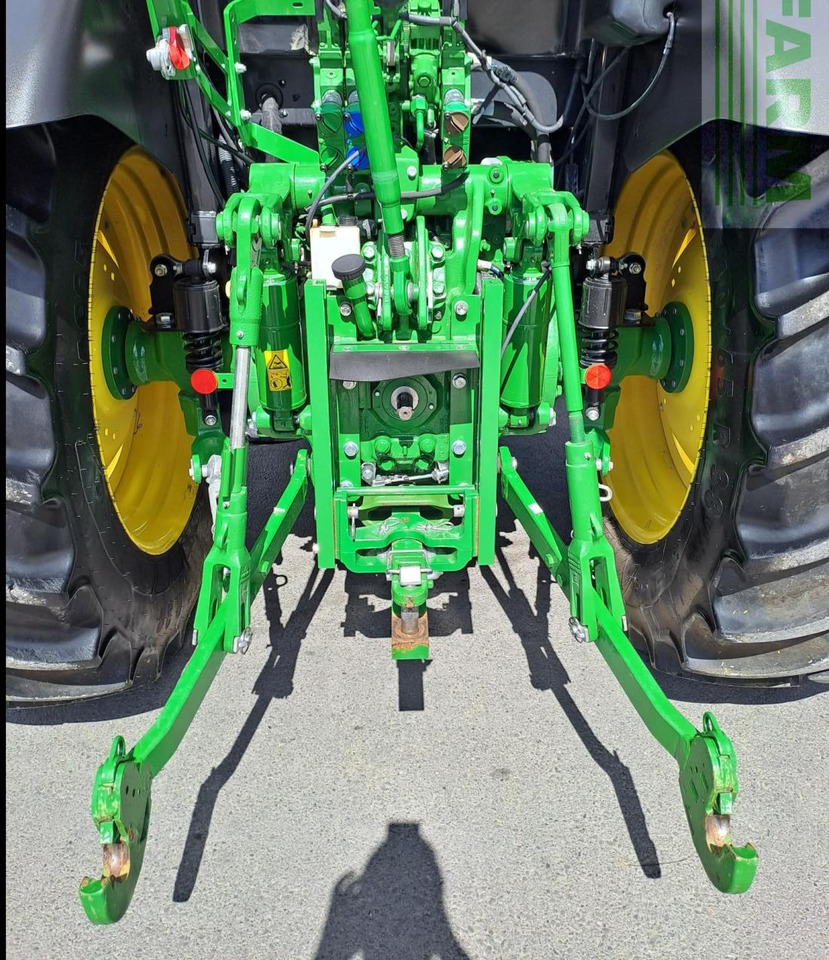 Трактор John Deere 5125R: снимка 7